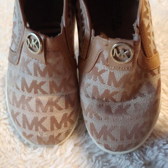 Michael Kors Kids' Slip-On Sneakers Logo Tan/Brown MK Logo 7 - Picture 4 of 7